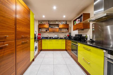 2 bedroom flat for sale, Millennium Drive, Isle Of Dogs, London, E14
