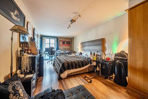 2 bedroom flat for sale, Millennium Drive, Isle Of Dogs, London, E14