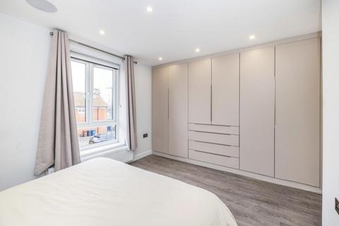 undefined, Tintagel Drive, Stanmore HA7