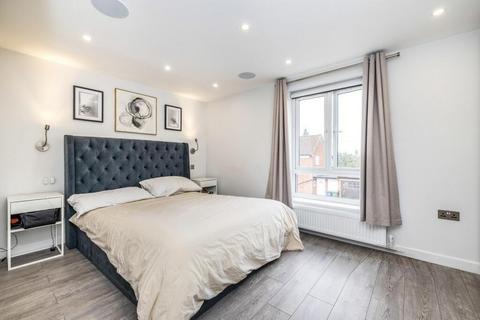 undefined, Tintagel Drive, Stanmore HA7