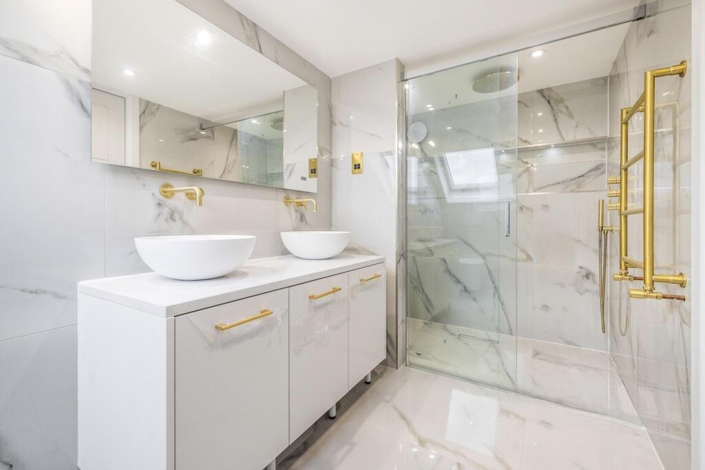 Davidson Frost-Wellings, DFW Tintagel Drive, En Su