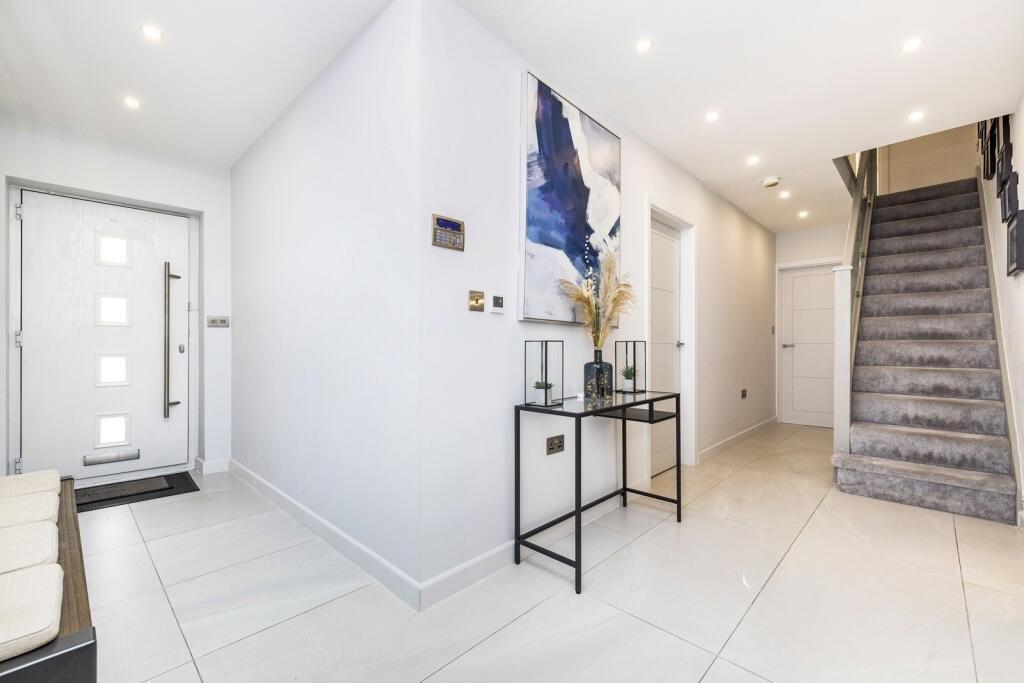 Davidson Frost-Wellings, DFW Tintagel Drive, Hallw