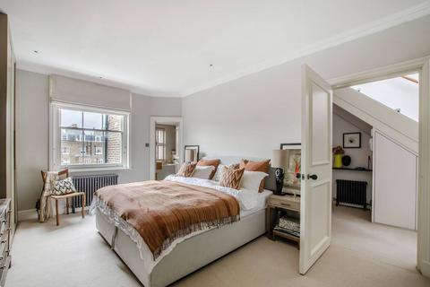 3 bedroom flat to rent, Roland Gardens, South Kensington, London, SW7