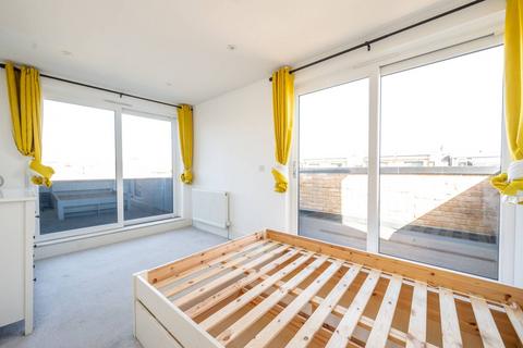 undefined, Fifth Avenue, Manor Park, London, E12