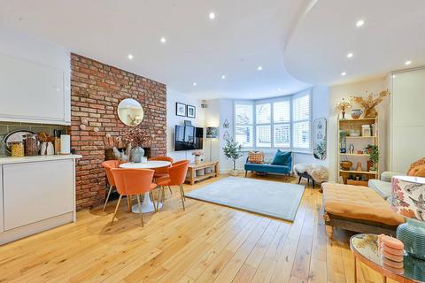 2 bedroom flat for sale, Grange Road, Ealing, London, W5