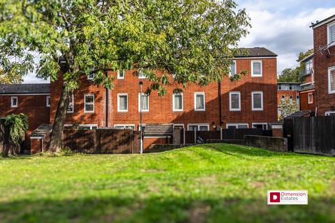 Halesworth Close, Upper Clapton, London, E5