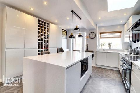 3 bedroom semi-detached house for sale, Radnor Place, Mansfield