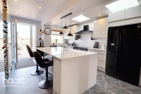 3 bedroom semi-detached house for sale, Radnor Place, Mansfield