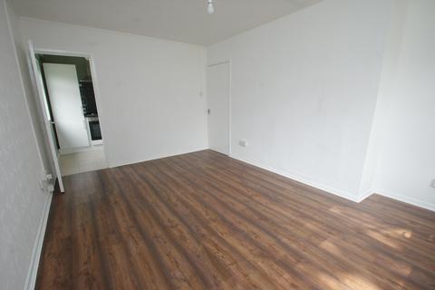 1 bedroom ground floor flat to rent, Church Street, Ellesmere Port, Cheshire. CH65