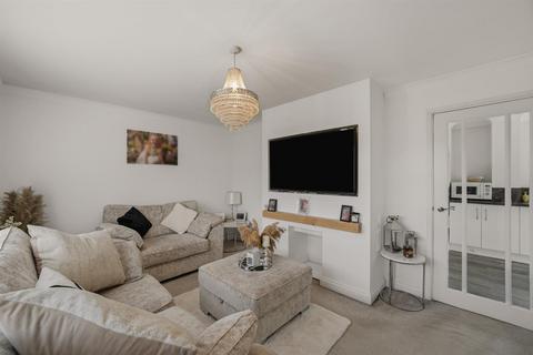 3 bedroom end of terrace house for sale, Tenby Close, Cwmbran NP44