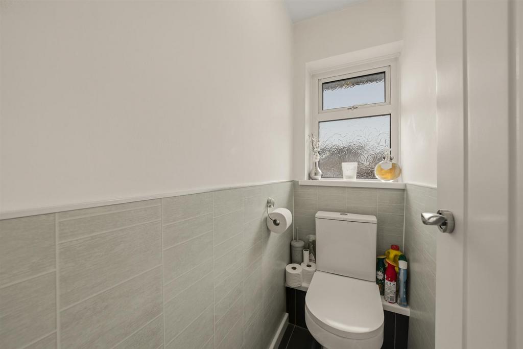 11 Tenby Close-17.jpg