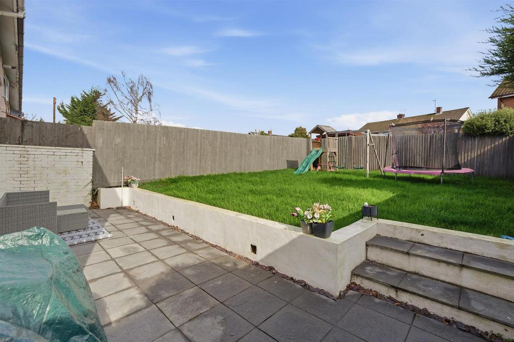 11 Tenby Close-18.jpg