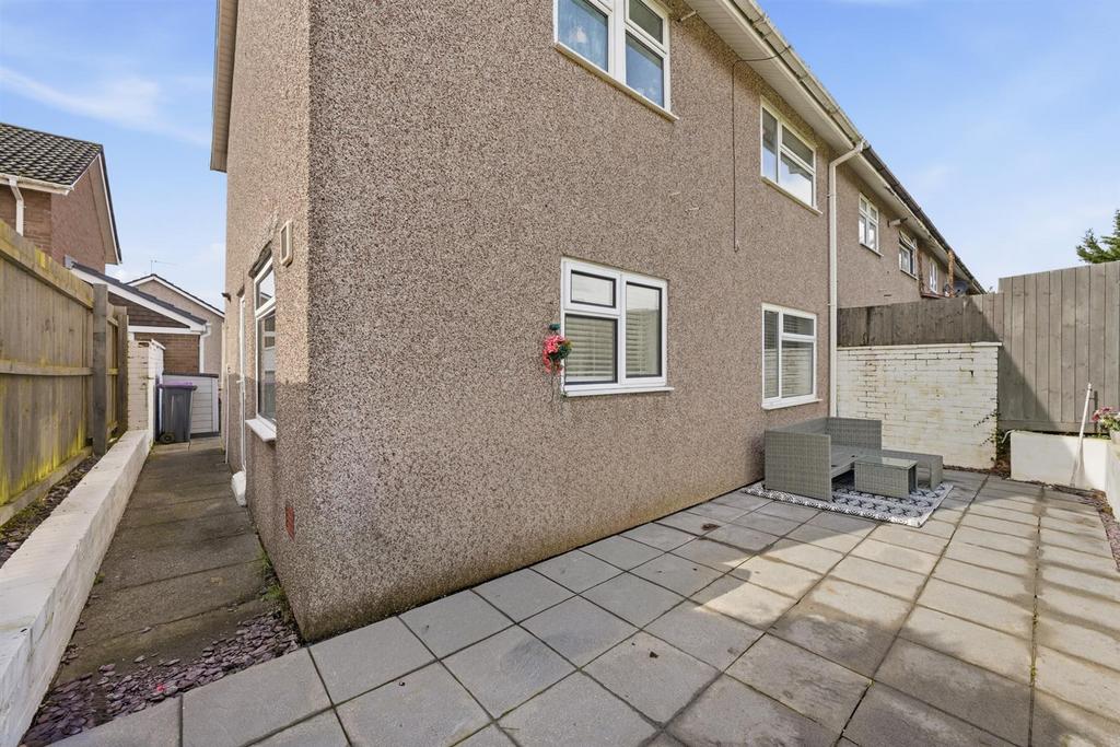11 Tenby Close-21.jpg