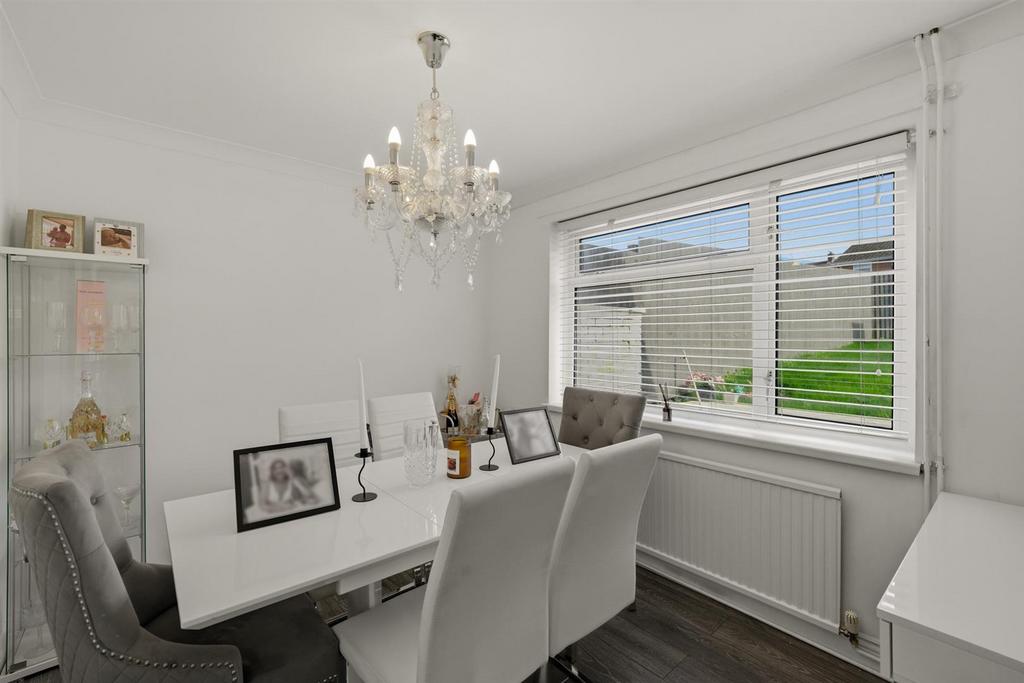 11 Tenby Close-7.jpg