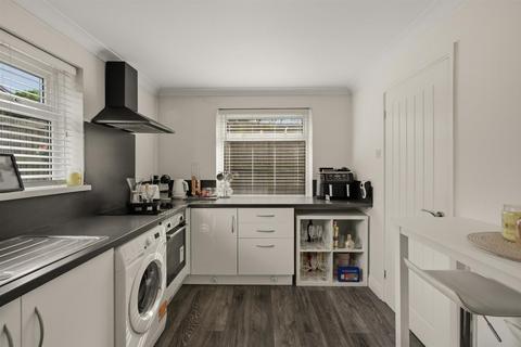 3 bedroom end of terrace house for sale, Tenby Close, Cwmbran NP44