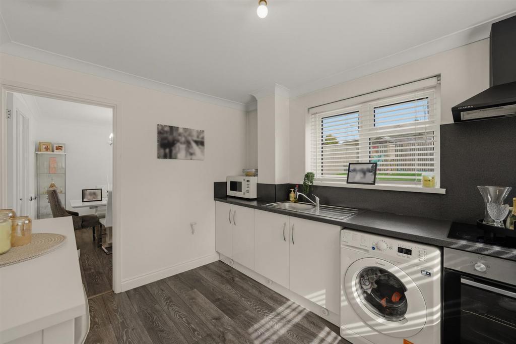 11 Tenby Close-10.jpg