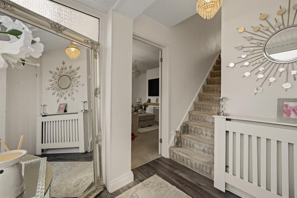 11 Tenby Close-4.jpg