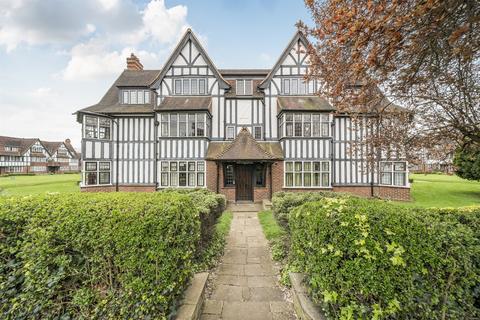 undefined, Queens Drive, London