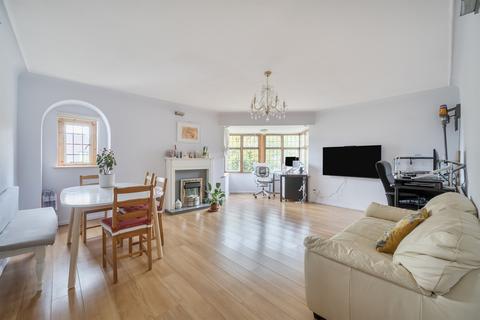 undefined, Queens Drive, London
