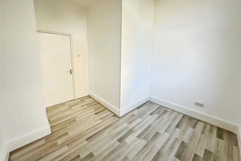 2 bedroom maisonette to rent, Kimberley Road, Hampshire PO4