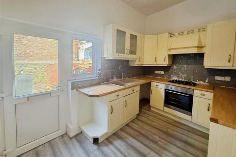 2 bedroom maisonette to rent, Kimberley Road, Hampshire PO4