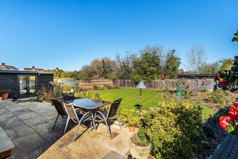 undefined, Charlock Way, Guildford GU1