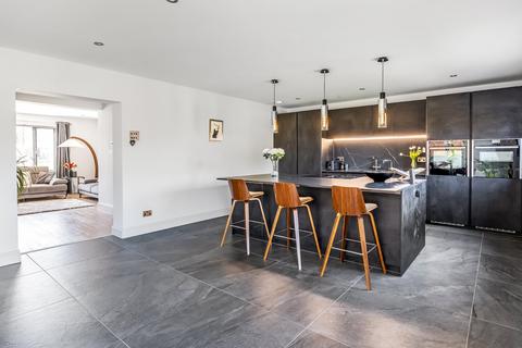 undefined, Charlock Way, Guildford GU1