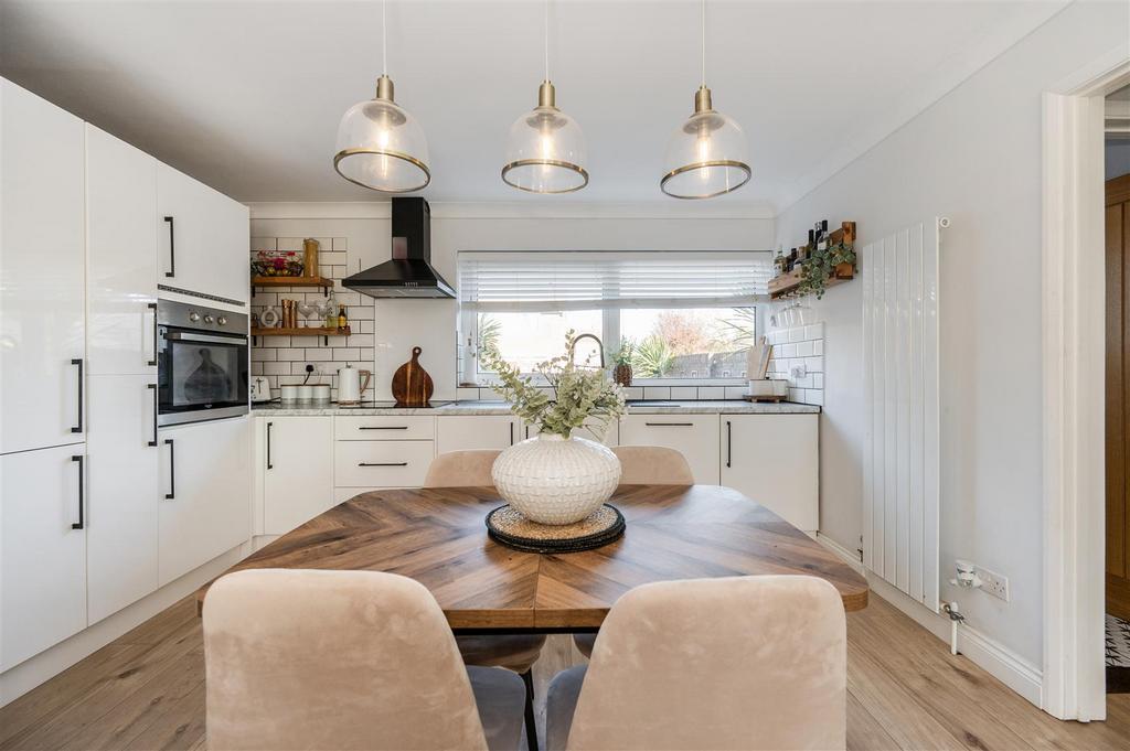 Kitchen/Dining