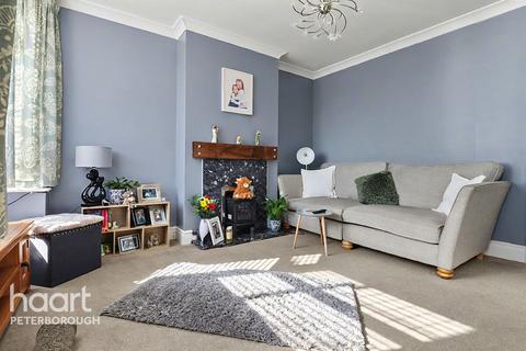 2 bedroom terraced house for sale, Chapel Street, Stanground