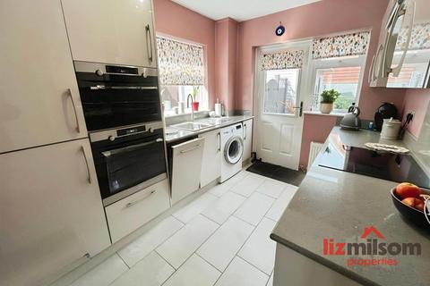 3 bedroom semi-detached house for sale, New Road, Newhall DE11