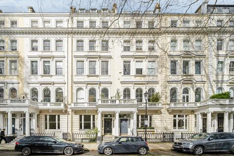 3 bedroom flat for sale, Cornwall Gardens, London SW7