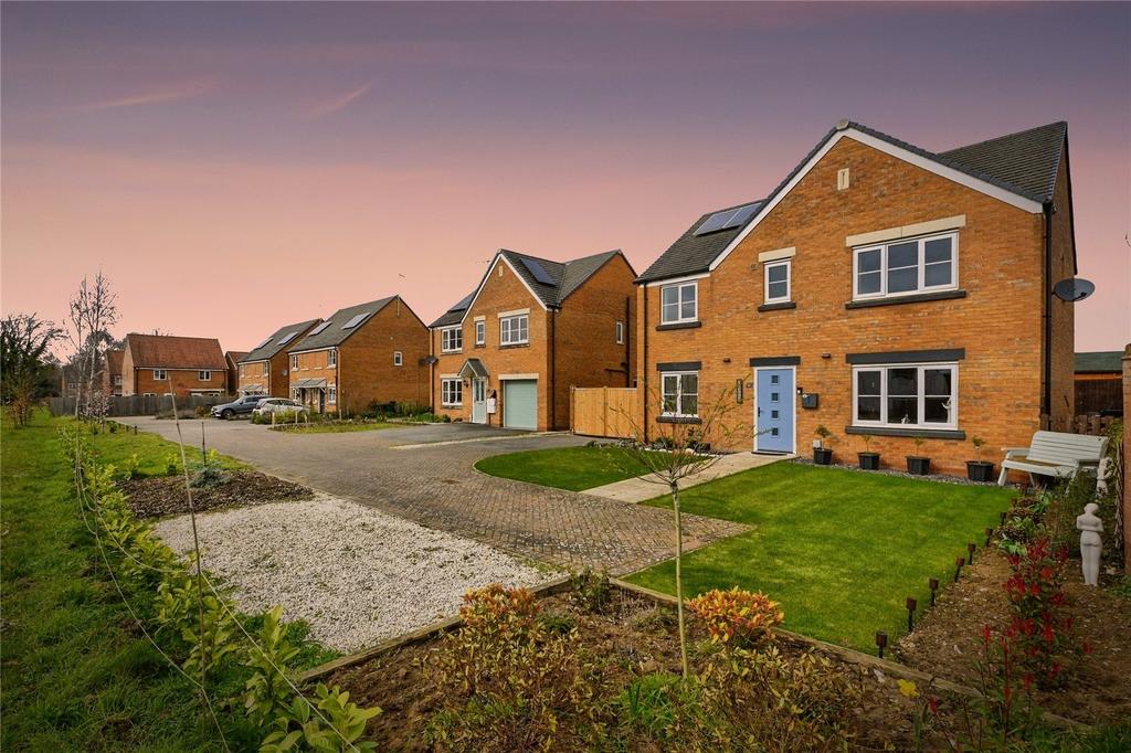 5 bedroom detached house for sale