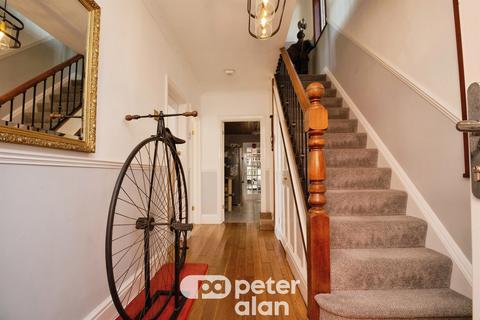 4 bedroom detached house for sale, Usk Road, PONTYPOOL