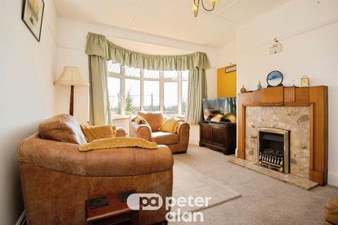 4 bedroom detached house for sale, Usk Road, PONTYPOOL