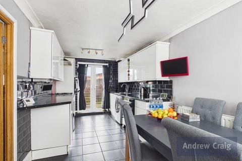 3 bedroom semi-detached house for sale, Marigold Walk, South Shields