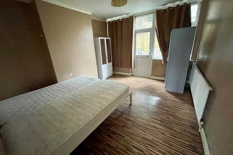 undefined, Farley Hill, Luton, Bedfordshire, LU1 5HQ