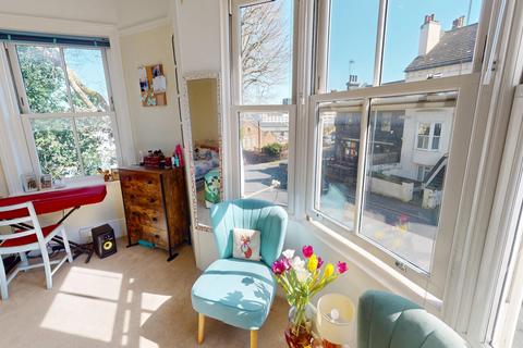 2 bedroom flat to rent, Chatham Place, City Centre, Brighton, BN1