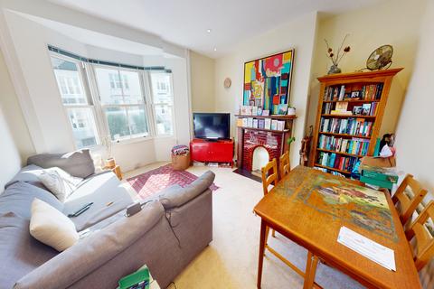 2 bedroom flat to rent, Chatham Place, City Centre, Brighton, BN1