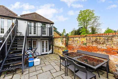 undefined, Boulters Lock Island, Maidenhead, SL6