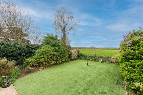 3 bedroom bungalow for sale, Meadow Lane, Thornhaugh, Peterborough