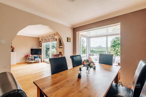3 bedroom bungalow for sale, Meadow Lane, Thornhaugh, Peterborough