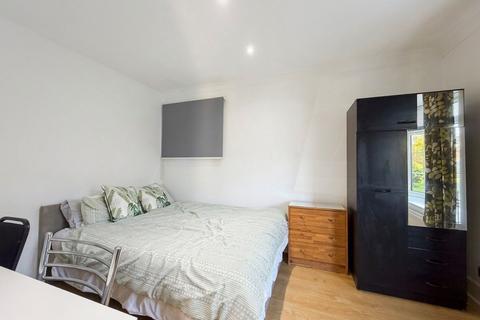 undefined, Belgrave Mews, Uxbridge, UB8