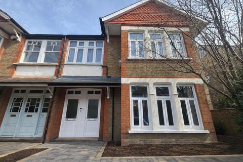 undefined, Kingsley Avenue, London
