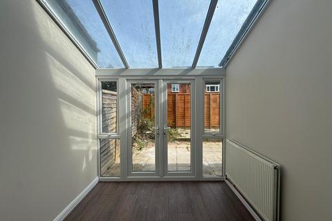 undefined, Kingsley Avenue, London