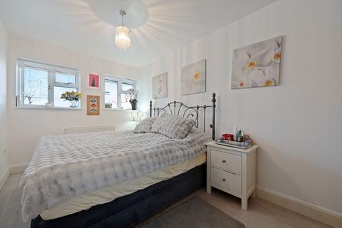 undefined, Lynhurst Crescent, Uxbridge, UB10