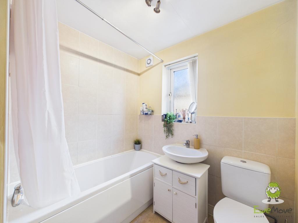 Bathroom Emily Dimelow Ewemove Whitchurchand Nantwich