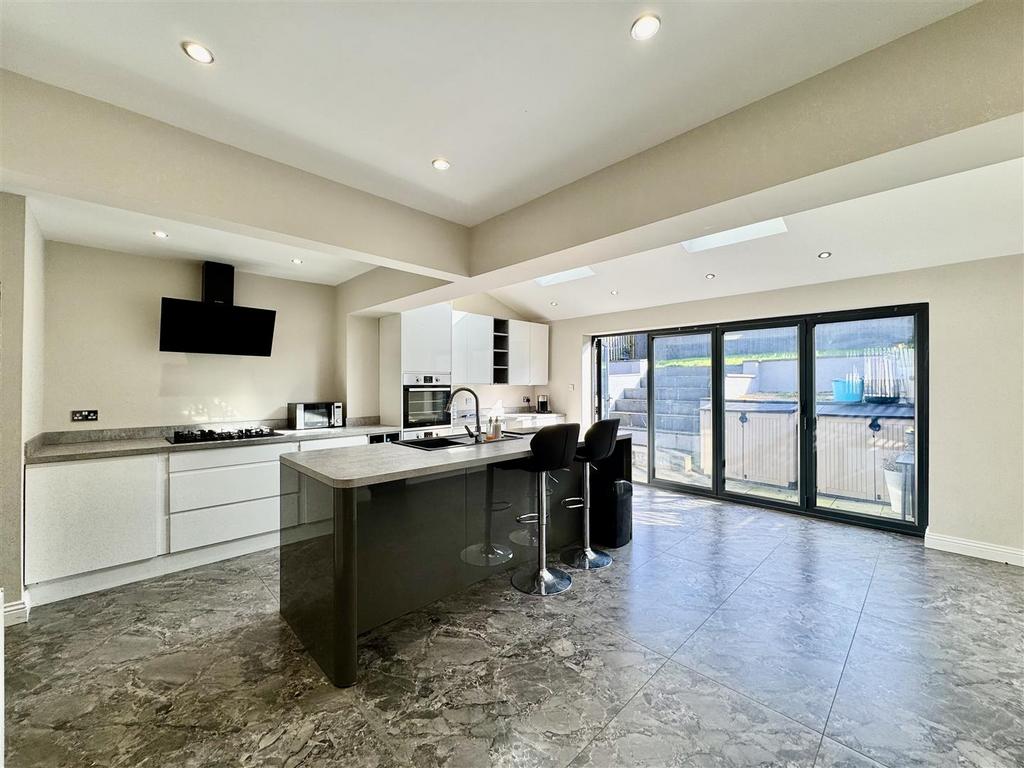 Open plan dining kitchen