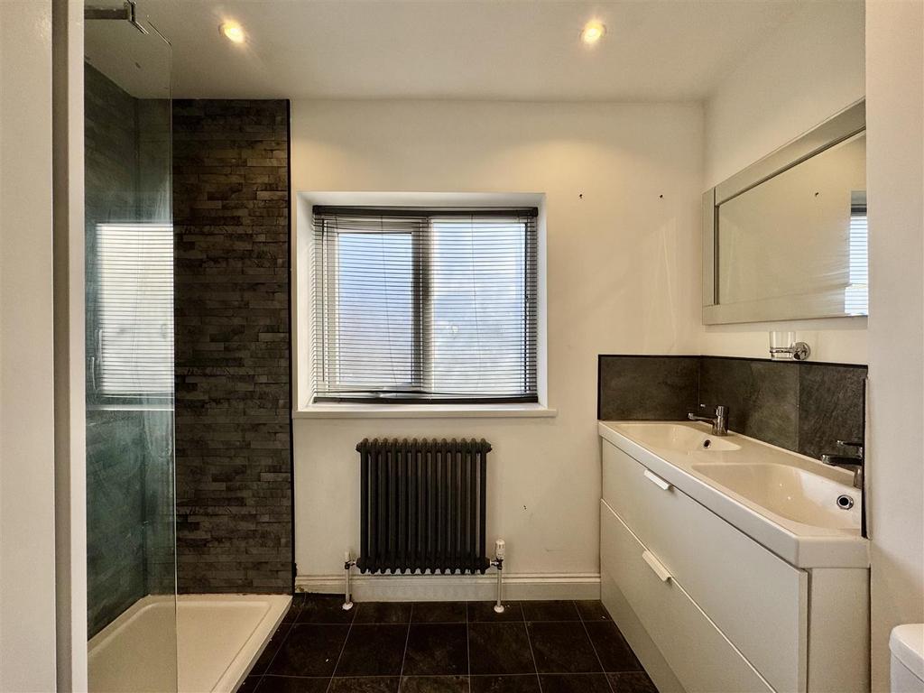 En suite shower room
