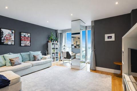 2 bedroom flat for sale, Brewhouse Lane, London, SW15