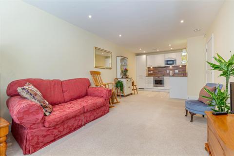 undefined, Armstrong Drive, Worcester